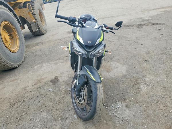 2022 TRIUMPH MOTORCYCLE STREET TRIPLE