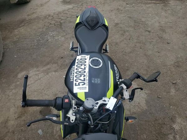2022 TRIUMPH MOTORCYCLE STREET TRIPLE