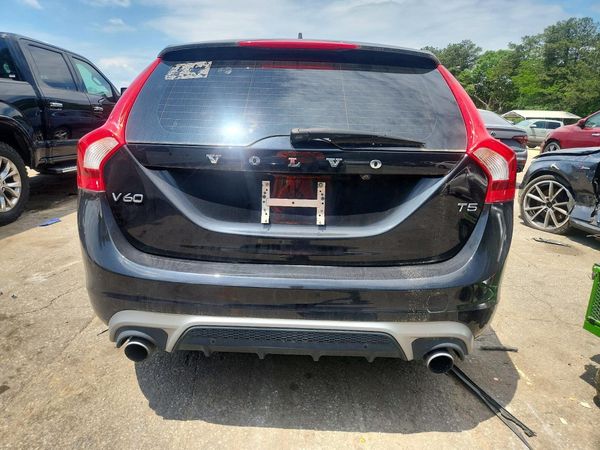 2018 VOLVO V60 Dynamic — DIRR