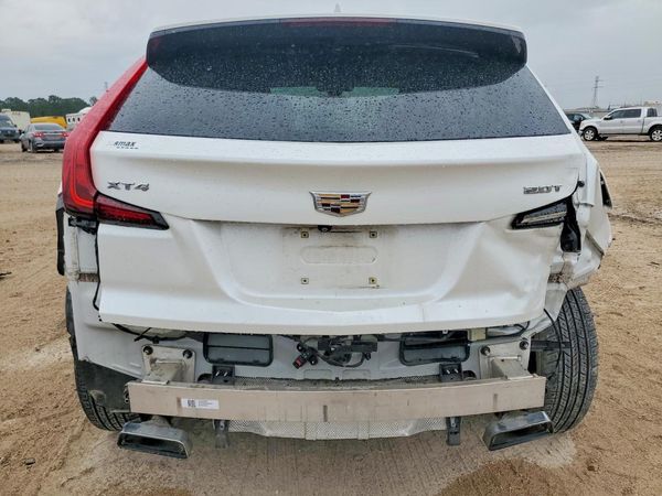 2019 CADILLAC XT4 Luxury