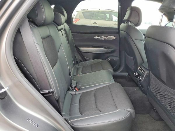 2024 GENESIS GV70