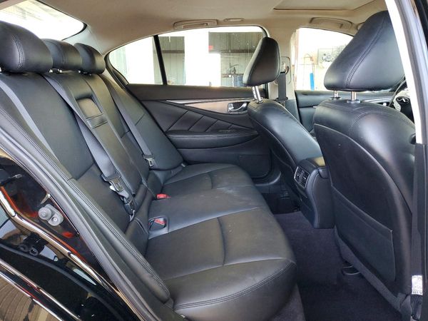 2016 INFINITI Q50