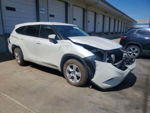 2021 TOYOTA HIGHLANDER LE