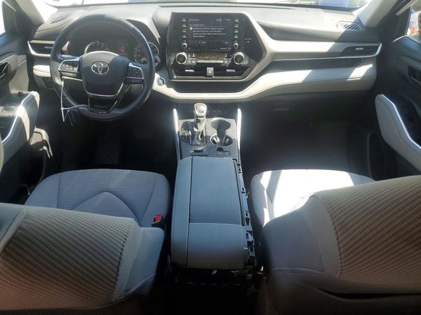 2021 TOYOTA HIGHLANDER LE