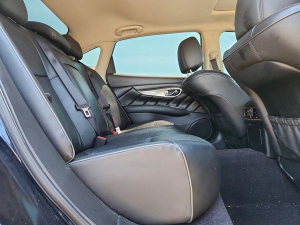 2016 INFINITI Q70L