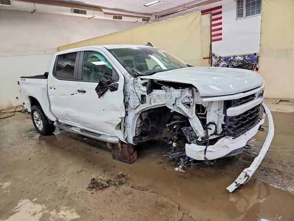 2023 CHEVROLET SILVERADO RST — Passenger 3/4