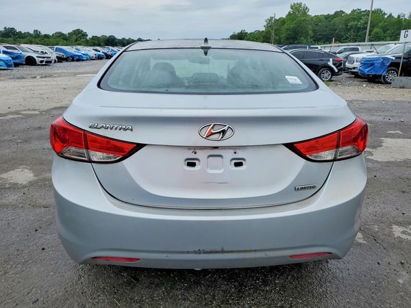 2013 HYUNDAI ELANTRA