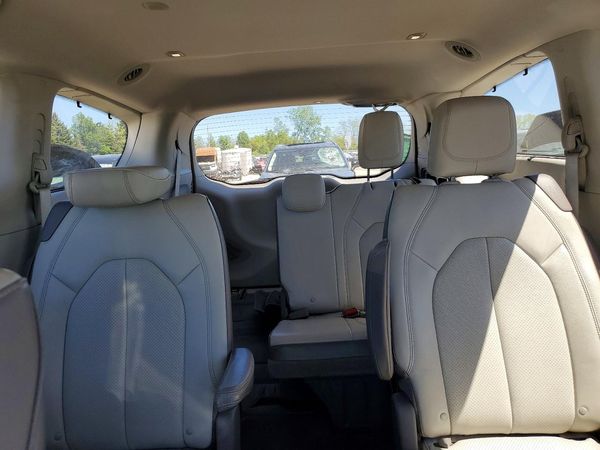 2017 CHRYSLER PACIFICA
