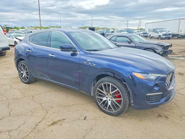 2022 MASERATI LEVANTE BASE/GT