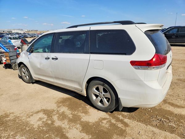 2013 TOYOTA SIENNA
