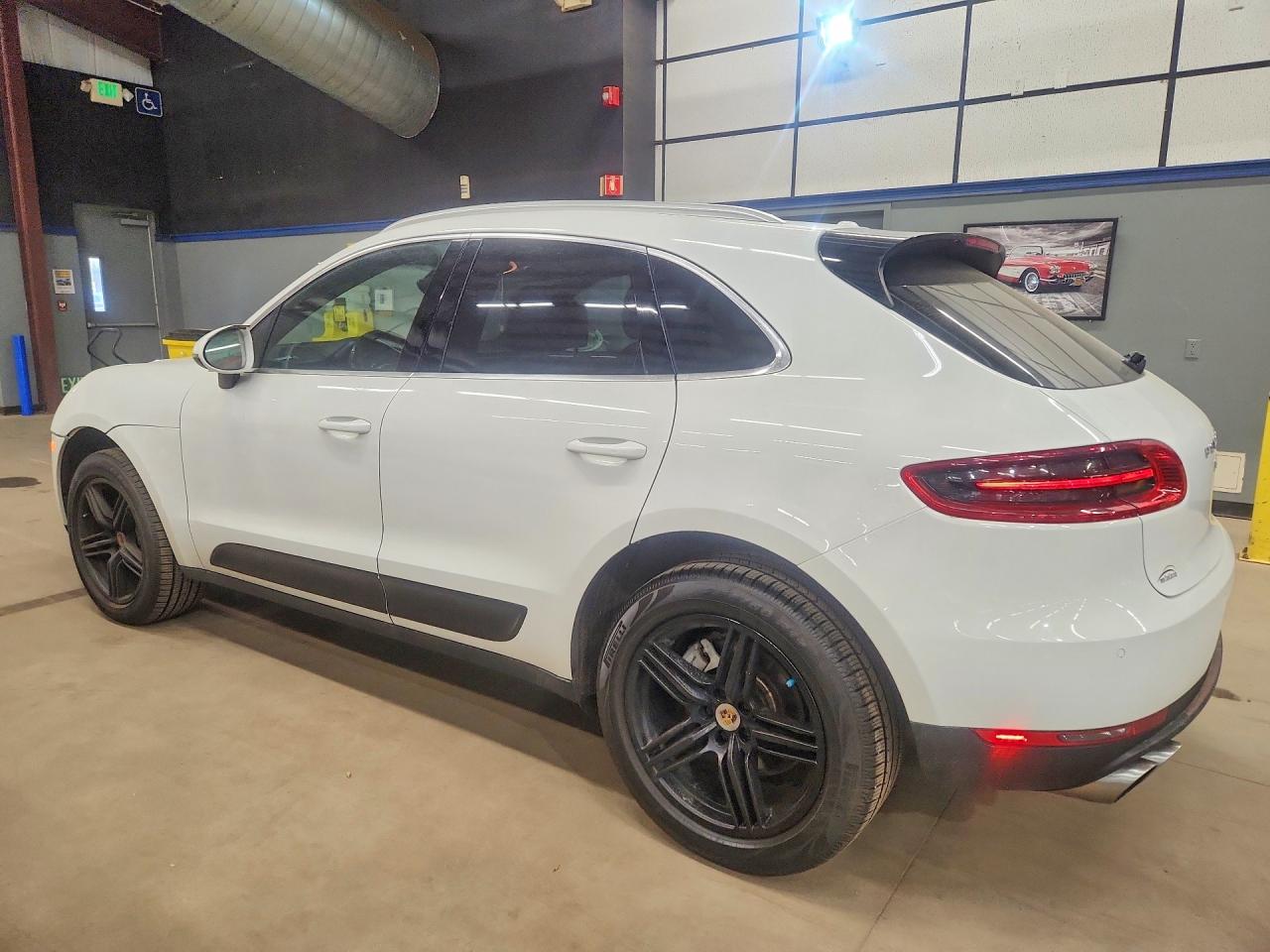 2015 PORSCHE MACAN