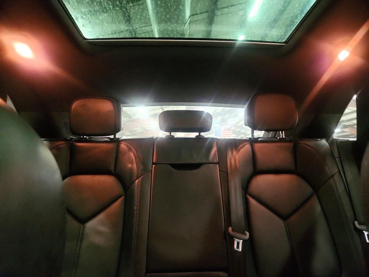 2015 PORSCHE MACAN