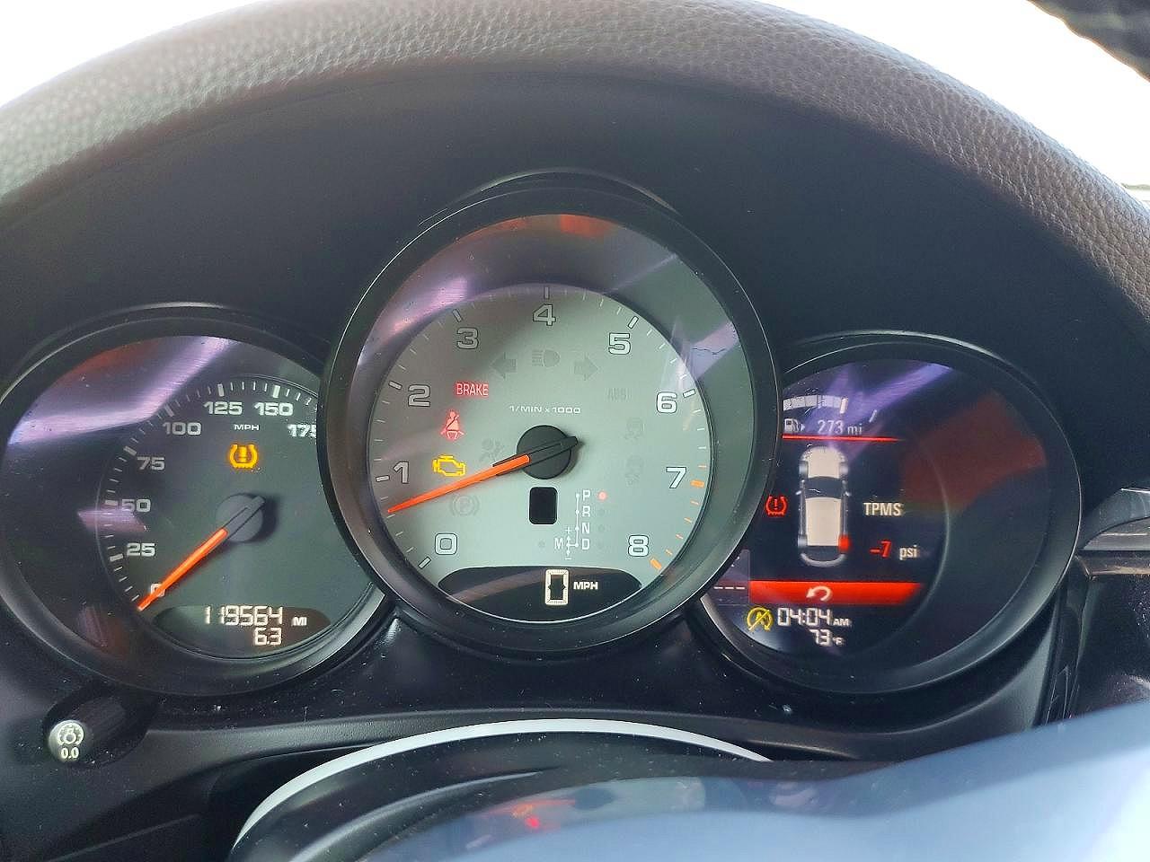 2015 PORSCHE MACAN