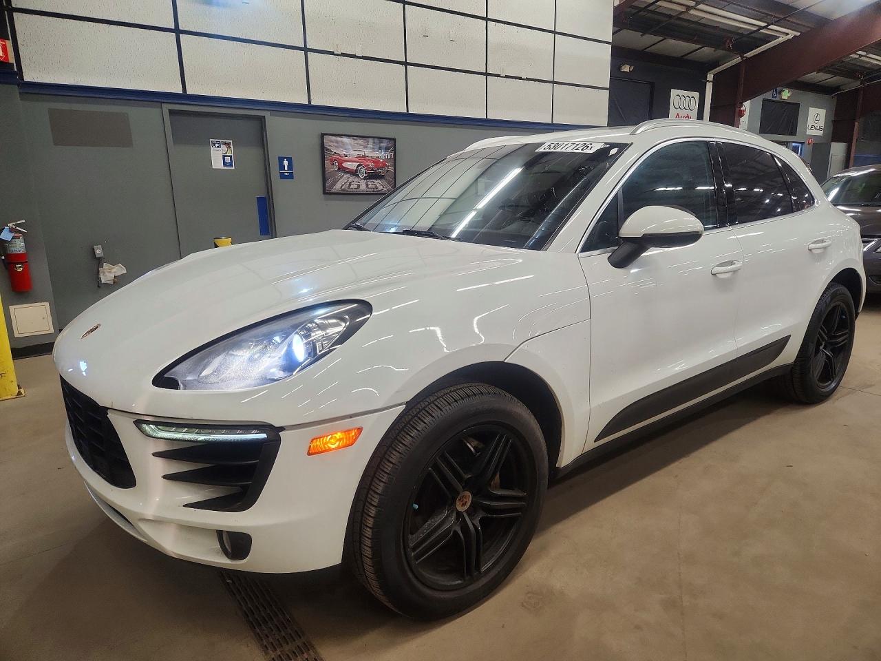 2015 PORSCHE MACAN
