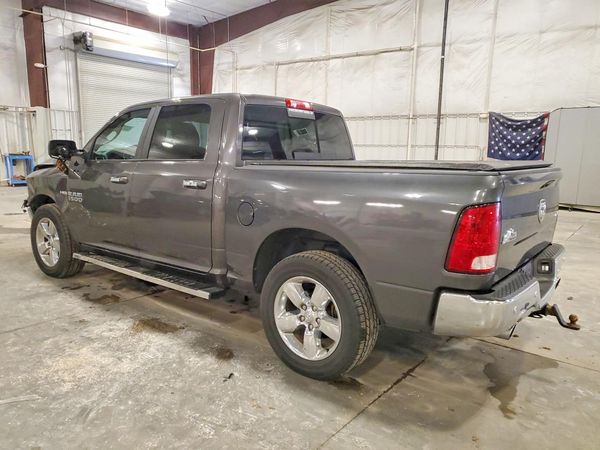 2017 RAM 1500 SLT CREW CAB 4X4