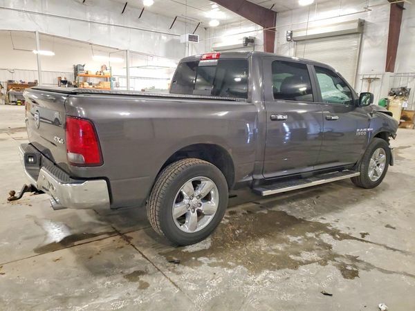 2017 RAM 1500 SLT CREW CAB 4X4