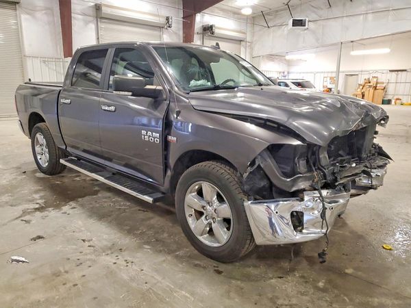 2017 RAM 1500 SLT CREW CAB 4X4