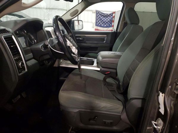 2017 RAM 1500 SLT CREW CAB 4X4