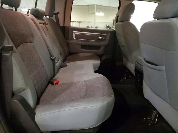 2017 RAM 1500 SLT CREW CAB 4X4