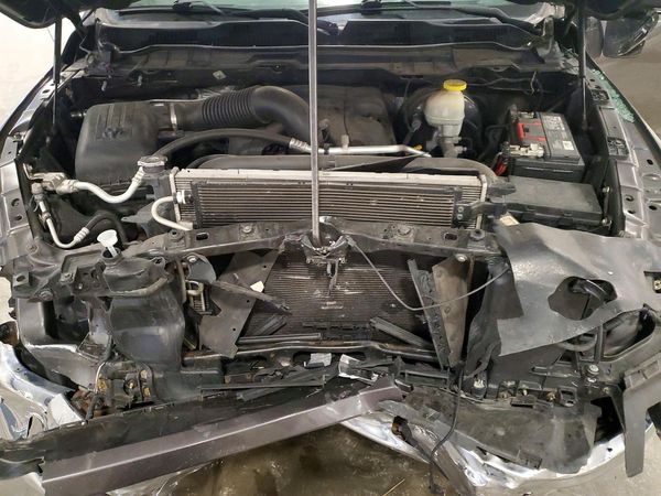 2017 RAM 1500 SLT CREW CAB 4X4