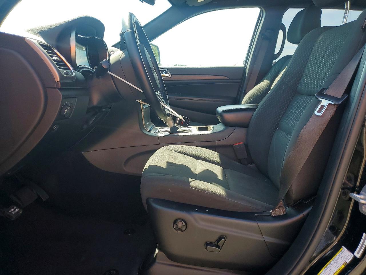 2019 JEEP GRAND CHEROKEE LAREDO 4X4