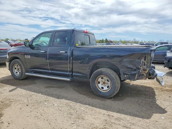 2016 RAM 1500 SLT