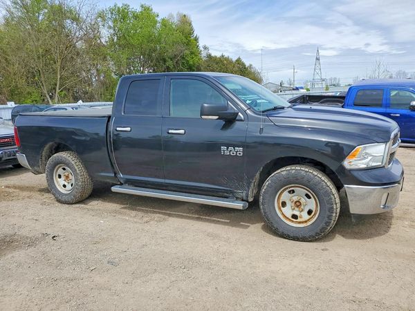 2016 RAM 1500 SLT