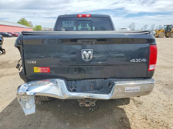 2016 RAM 1500 SLT
