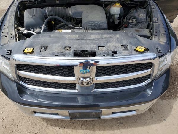2016 RAM 1500 SLT