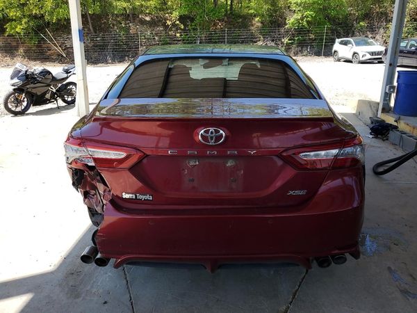 2018 TOYOTA CAMRY