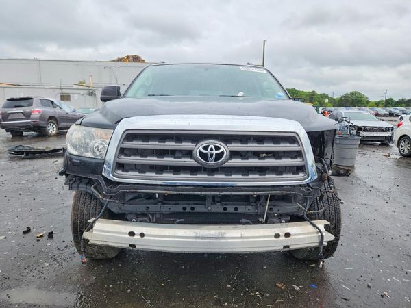 2017 TOYOTA SEQUOIA SR5 Grade