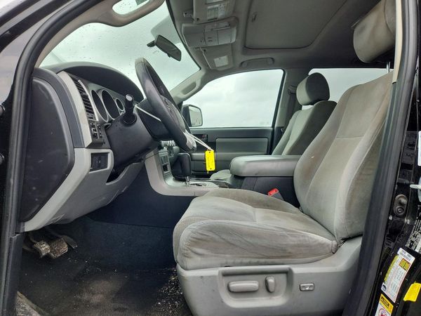 2017 TOYOTA SEQUOIA SR5 Grade