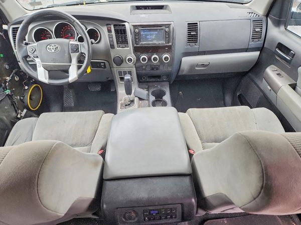 2017 TOYOTA SEQUOIA SR5 Grade