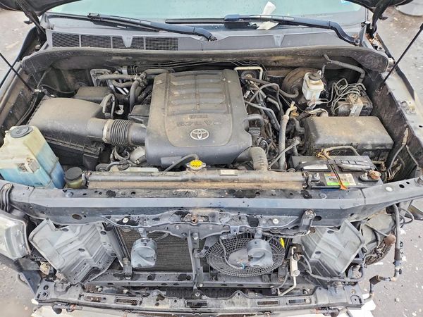 2017 TOYOTA SEQUOIA SR5 Grade