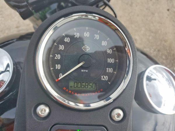 2015 HARLEY-DAVIDSON FXDB