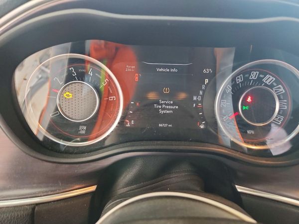 2015 DODGE CHALLENGER SXT