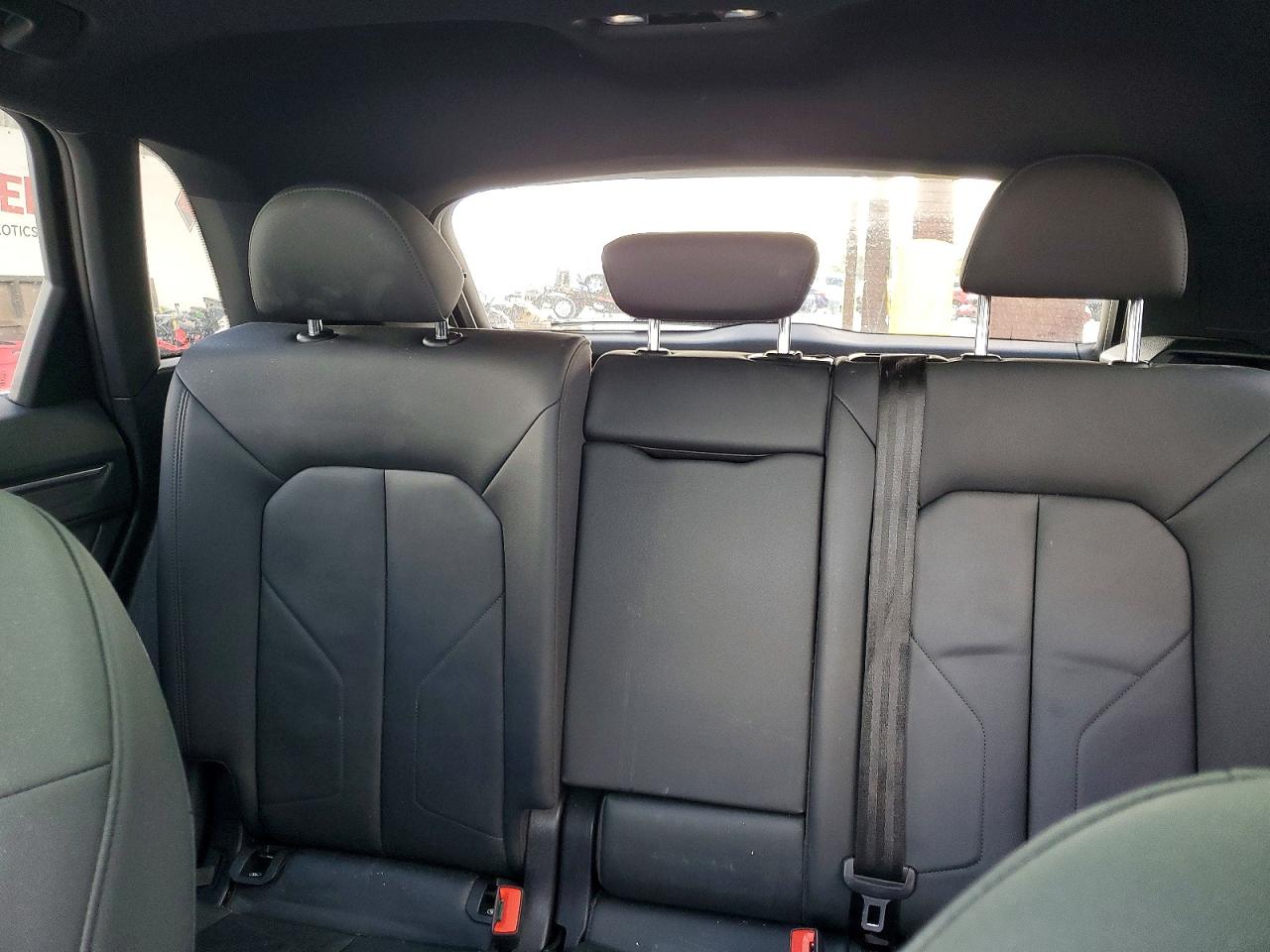 2020 AUDI Q3 quattro Premium