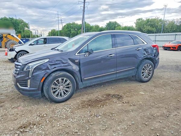 2017 CADILLAC XT5