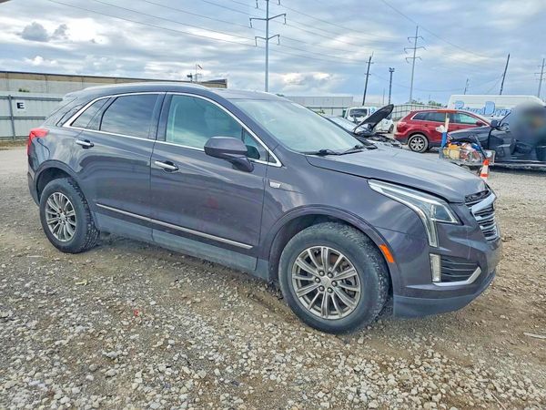 2017 CADILLAC XT5