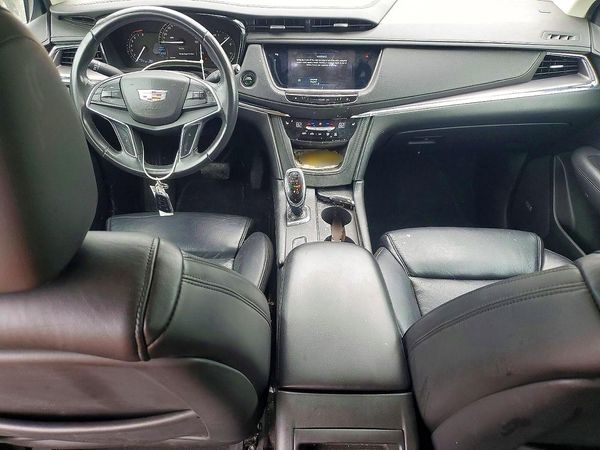 2017 CADILLAC XT5