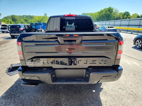 2025 NISSAN FRONTIER