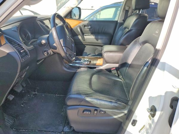 2012 INFINITI QX56 — DENT