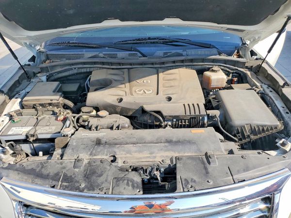 2012 INFINITI QX56 — Engine bay