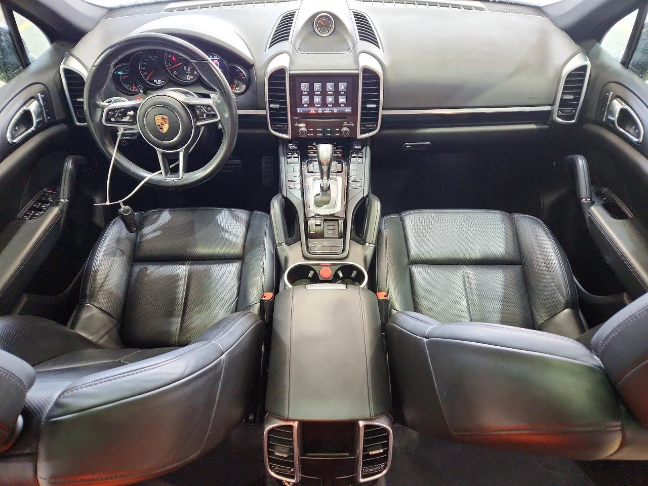 2017 PORSCHE CAYENNE