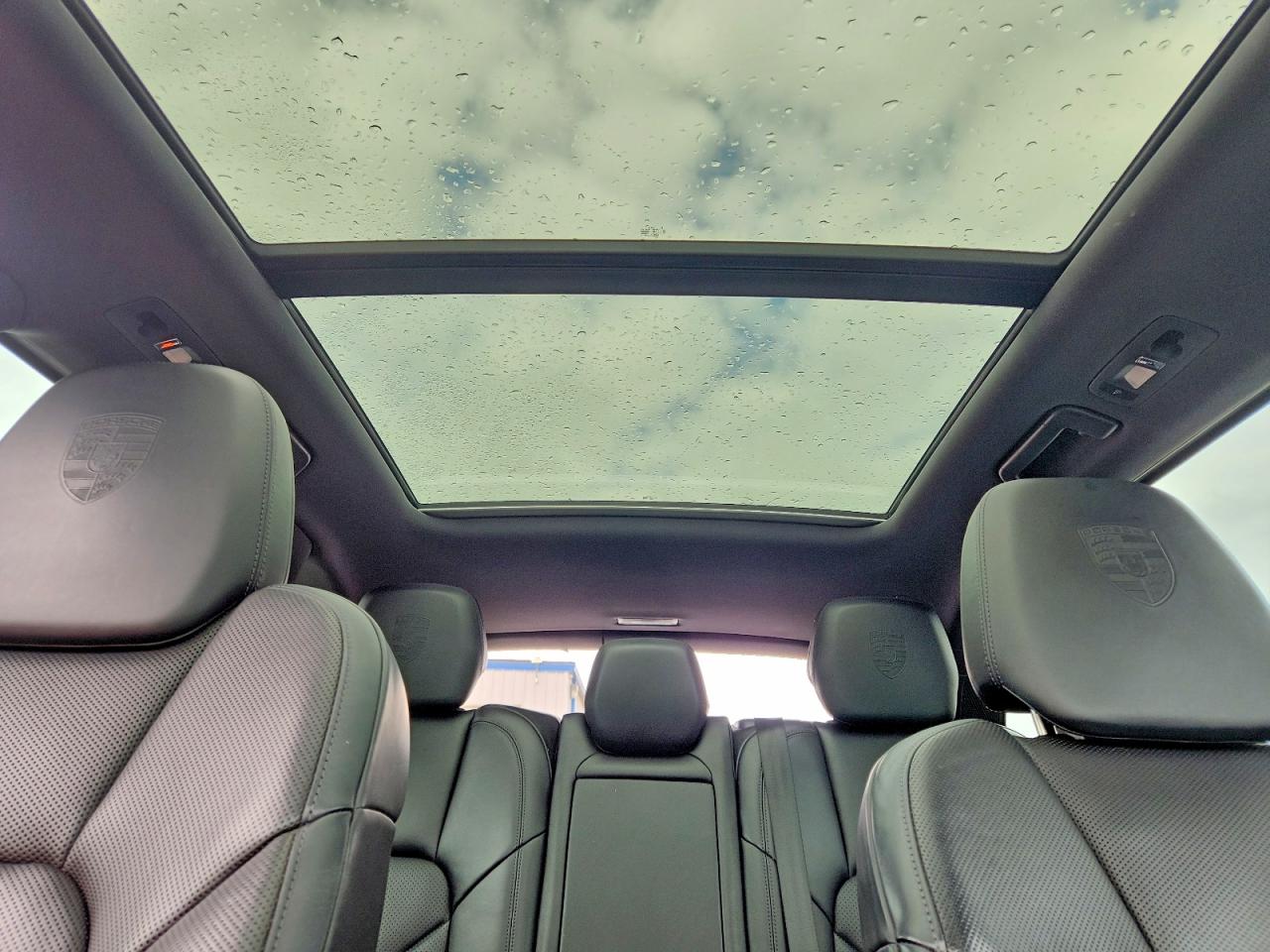 2017 PORSCHE CAYENNE