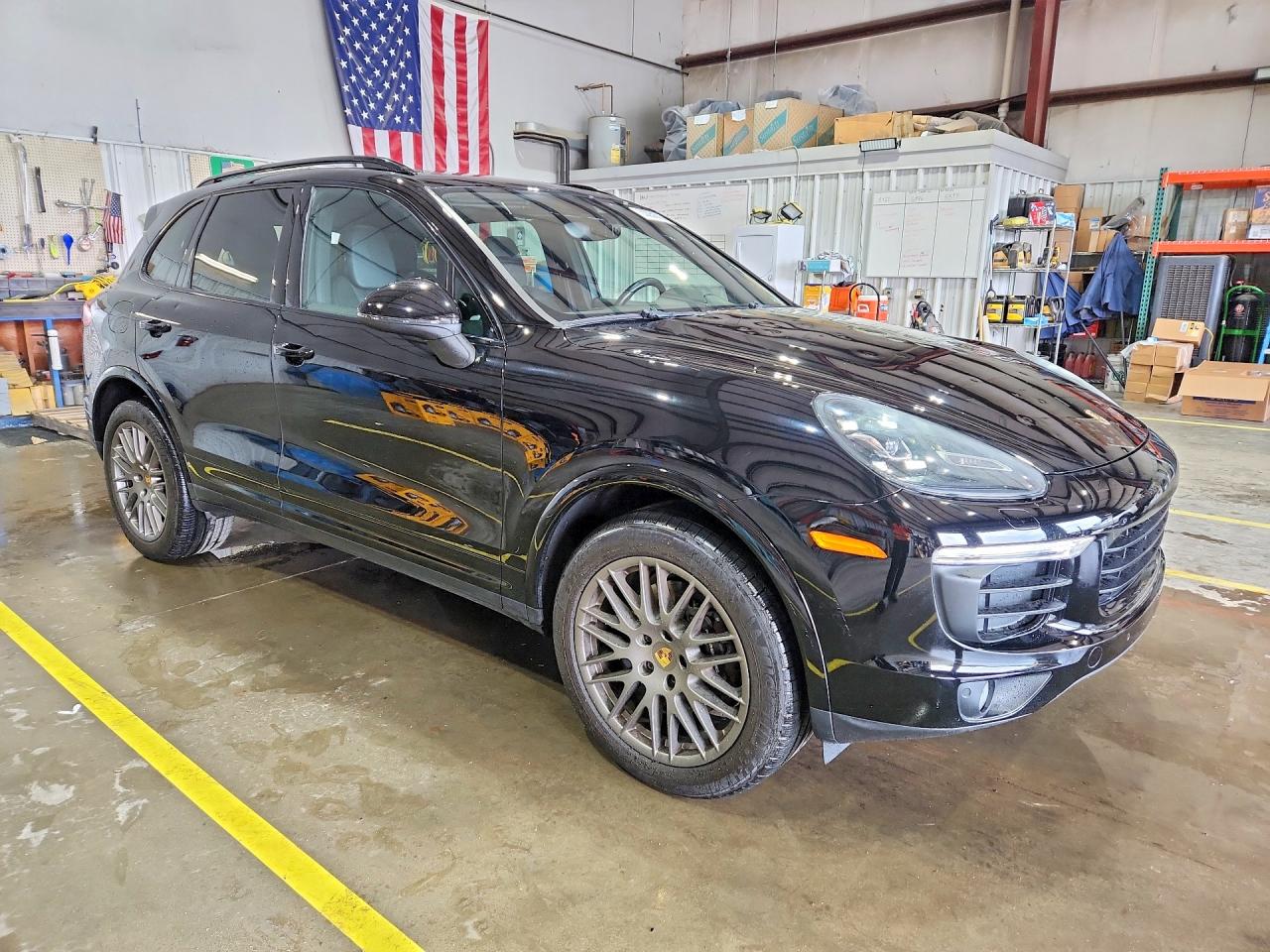 2017 PORSCHE CAYENNE