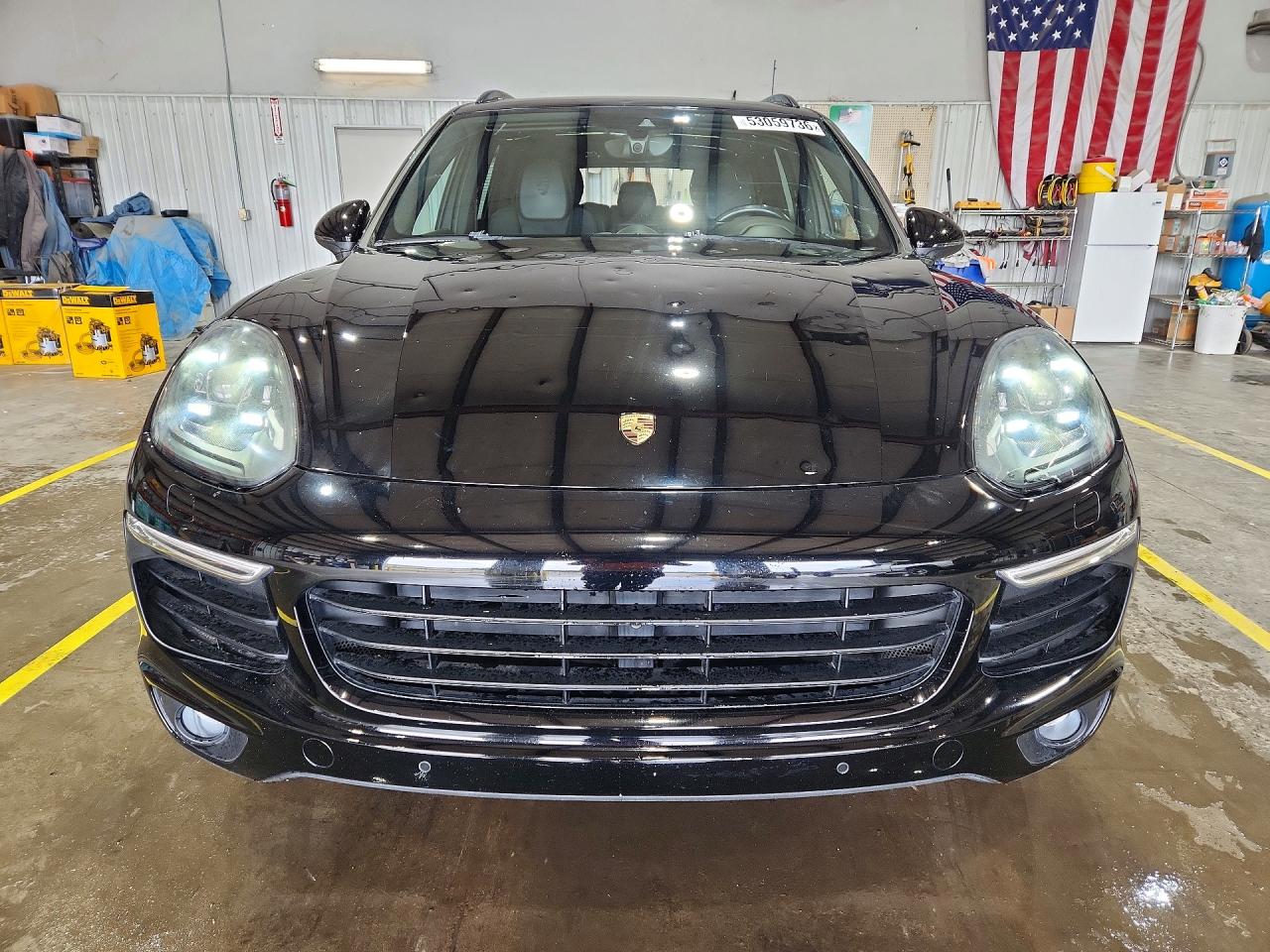 2017 PORSCHE CAYENNE