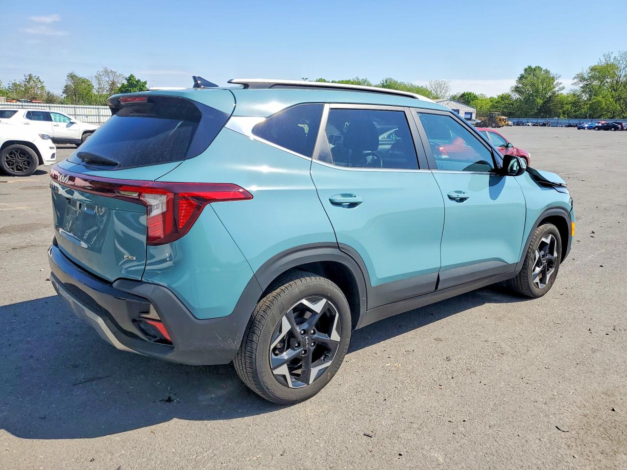 2024 KIA SELTOS EX