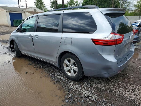 2016 TOYOTA SIENNA