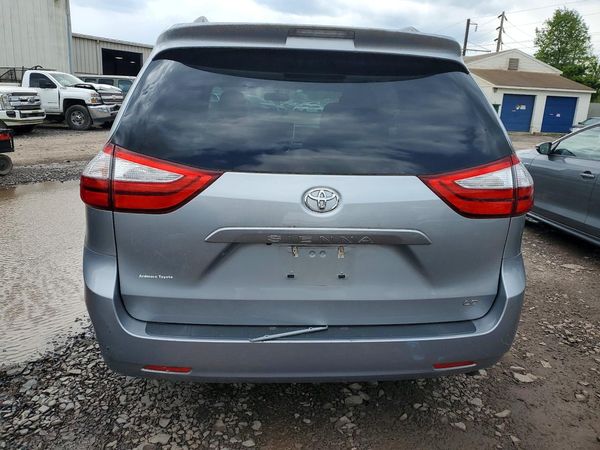 2016 TOYOTA SIENNA